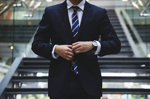 Florida personal injury attorney in suit discussing negligence claims